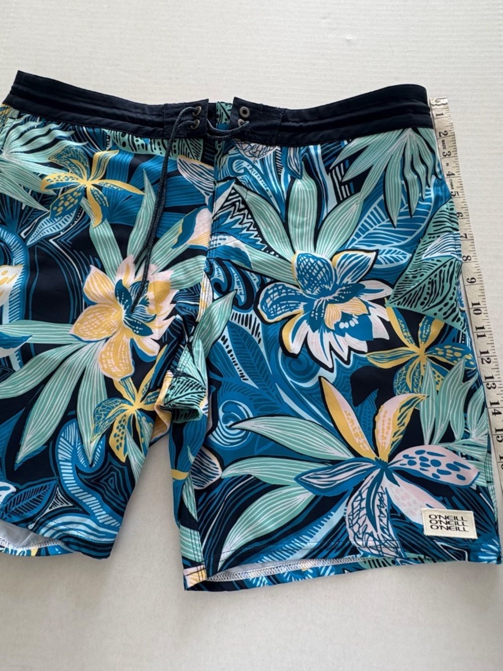 O'Neil Cruzers Boardshorts - Size 36. - Picture 12 of 13